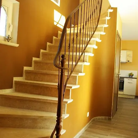 Prázdninový dům Charmes De Velupont With Wellness